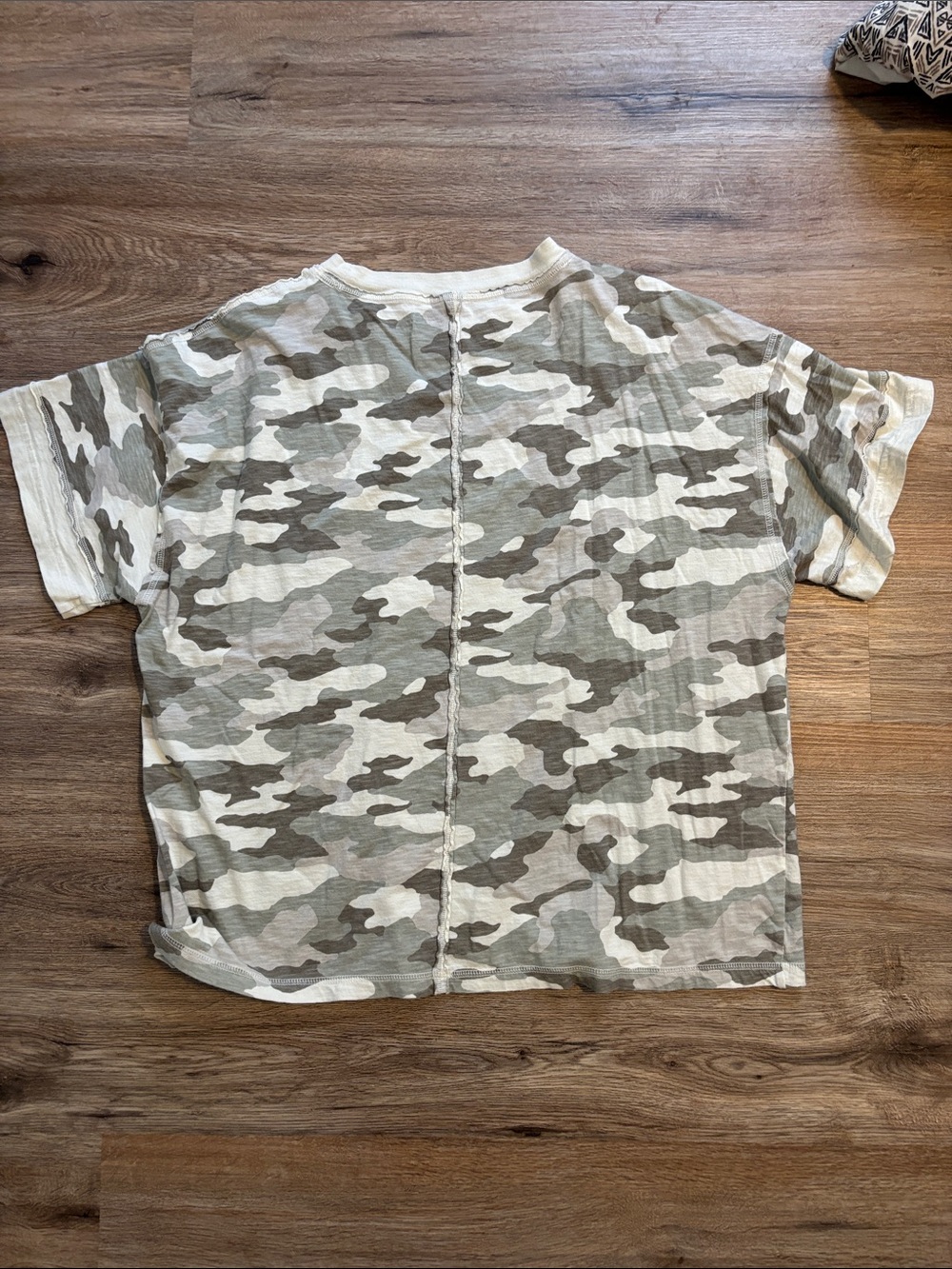 ๐2 for $15! Aerie Oversized Camo Short Sleeve Tee - Picture 6 of 6